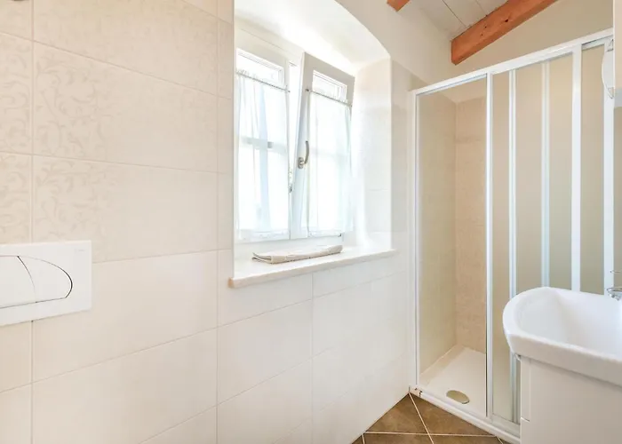 Awesome Home In Pula With Wifi * Pula