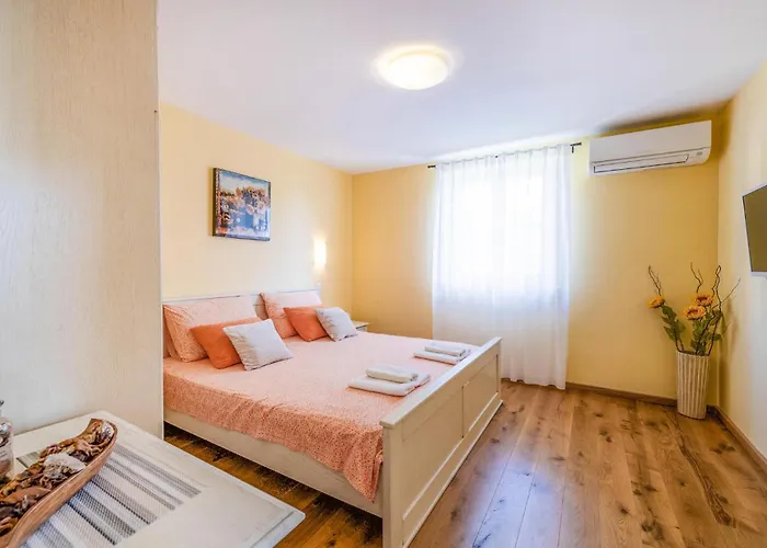 Ferienhaus Awesome Home In Pula With Wifi *