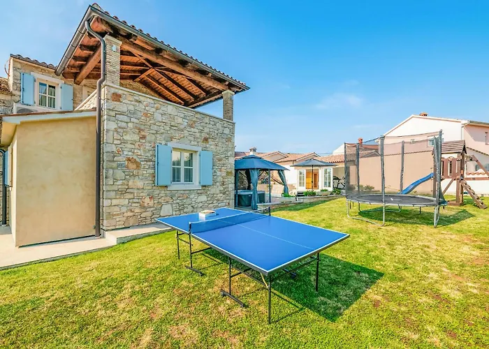 Awesome Home In Pula With Wifi * Pula