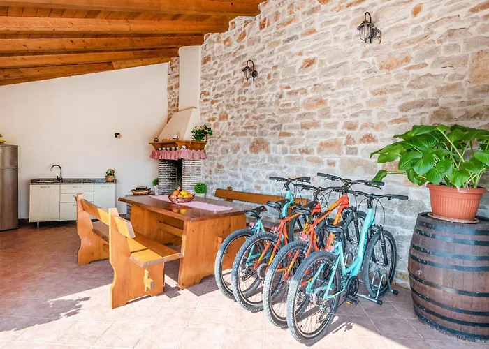 Ferienhaus Awesome Home In Pula With Wifi Pula