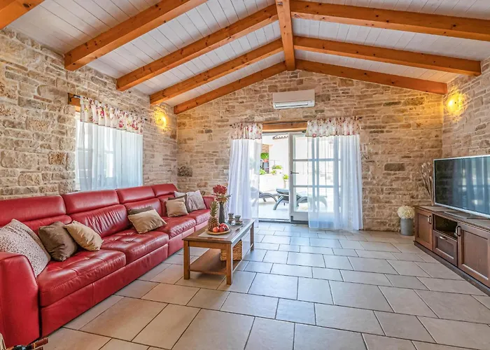 Awesome Home In Pula With Wifi Pula