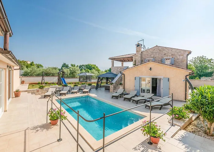 Ferienhaus Awesome Home In Pula With Wifi *