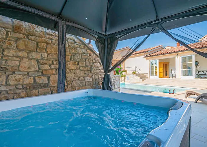 Ferienhaus Awesome Home In Pula With Wifi Pula