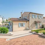 Awesome Home In Pula With Wifi Vikendica Pula