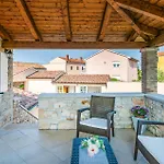 Vikendica Awesome Home In Pula With Wifi Pula