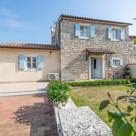 Awesome In Pula With Wifi Pula