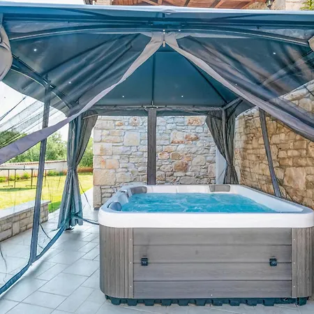 Awesome Home In Pula With Wifi