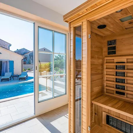 Awesome In Pula With Wifi Pula